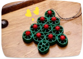 Brad de Crăciun din paste în formă de roată